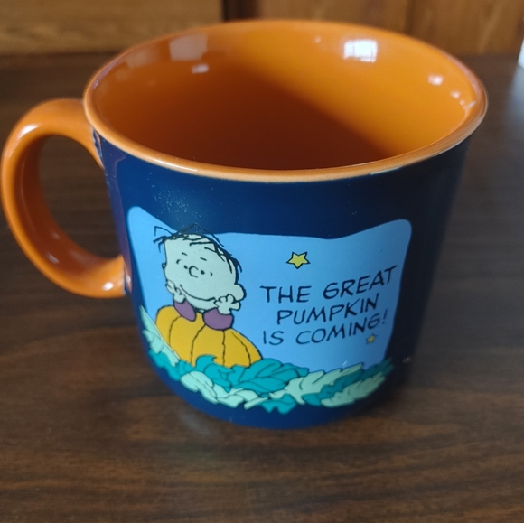 Peanuts/Charlie Brown The Great Pumpkin Soup Mug - Picture 2 of 5